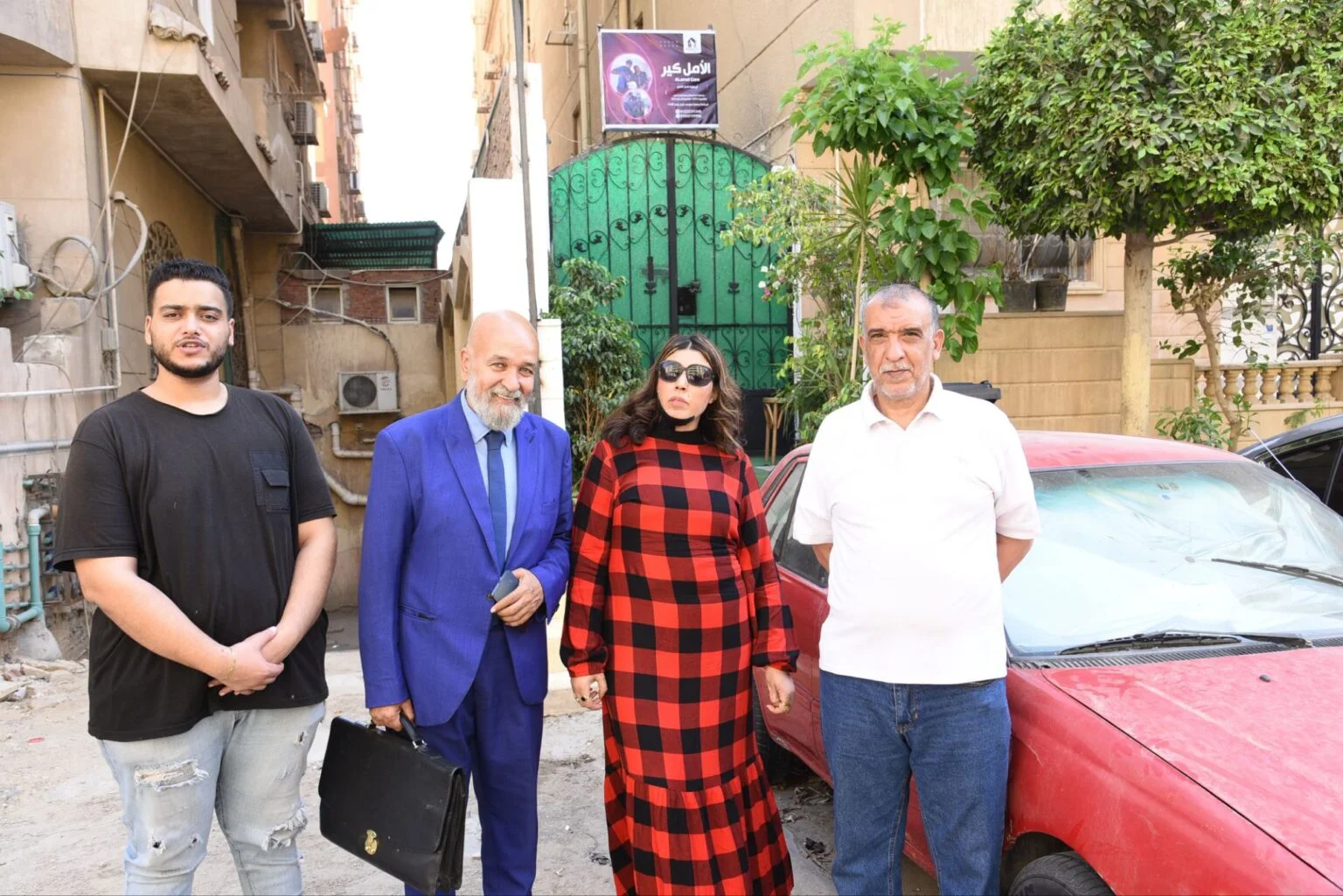 صورة 4 من زيارة الفنان طلعت الشريف لدار مسنين الامل كير بالمعادي